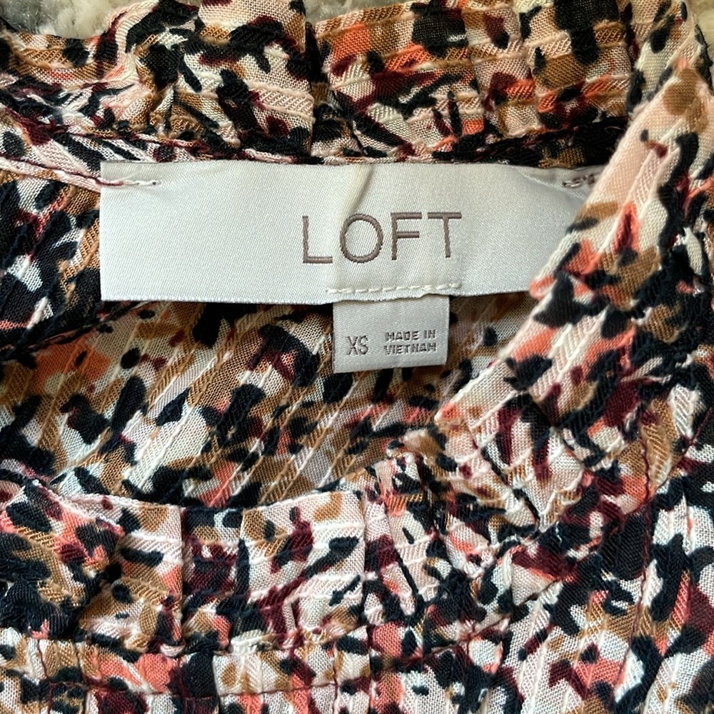 LOFT XS Pintucked Ruffle Shell top - Picture 11 of 13